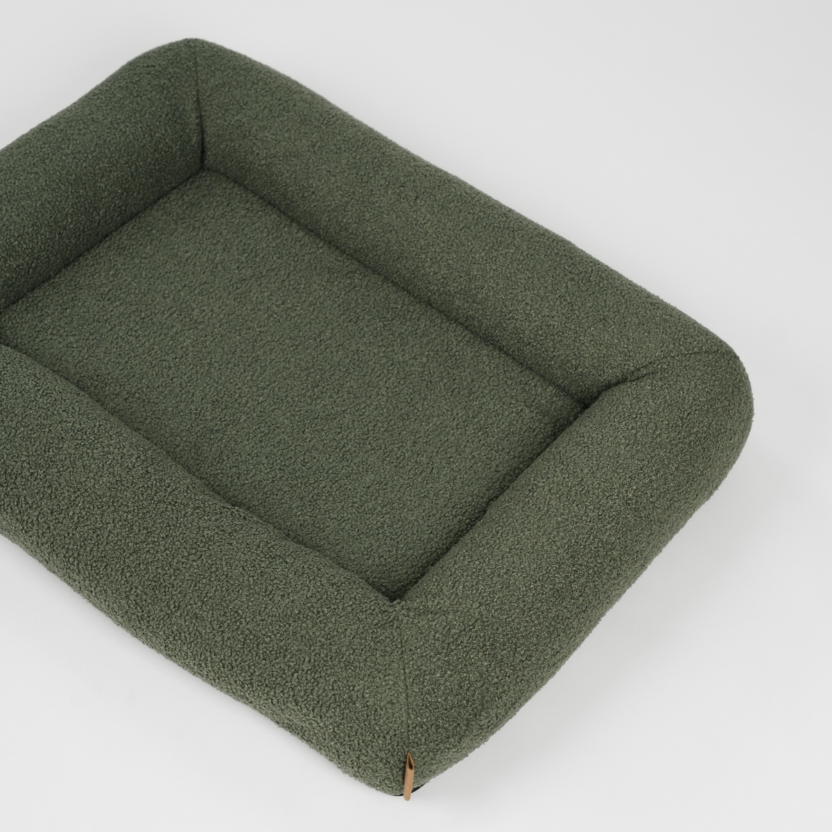 Ylhäältä katsottuna: moss green bouclé koiranpeti