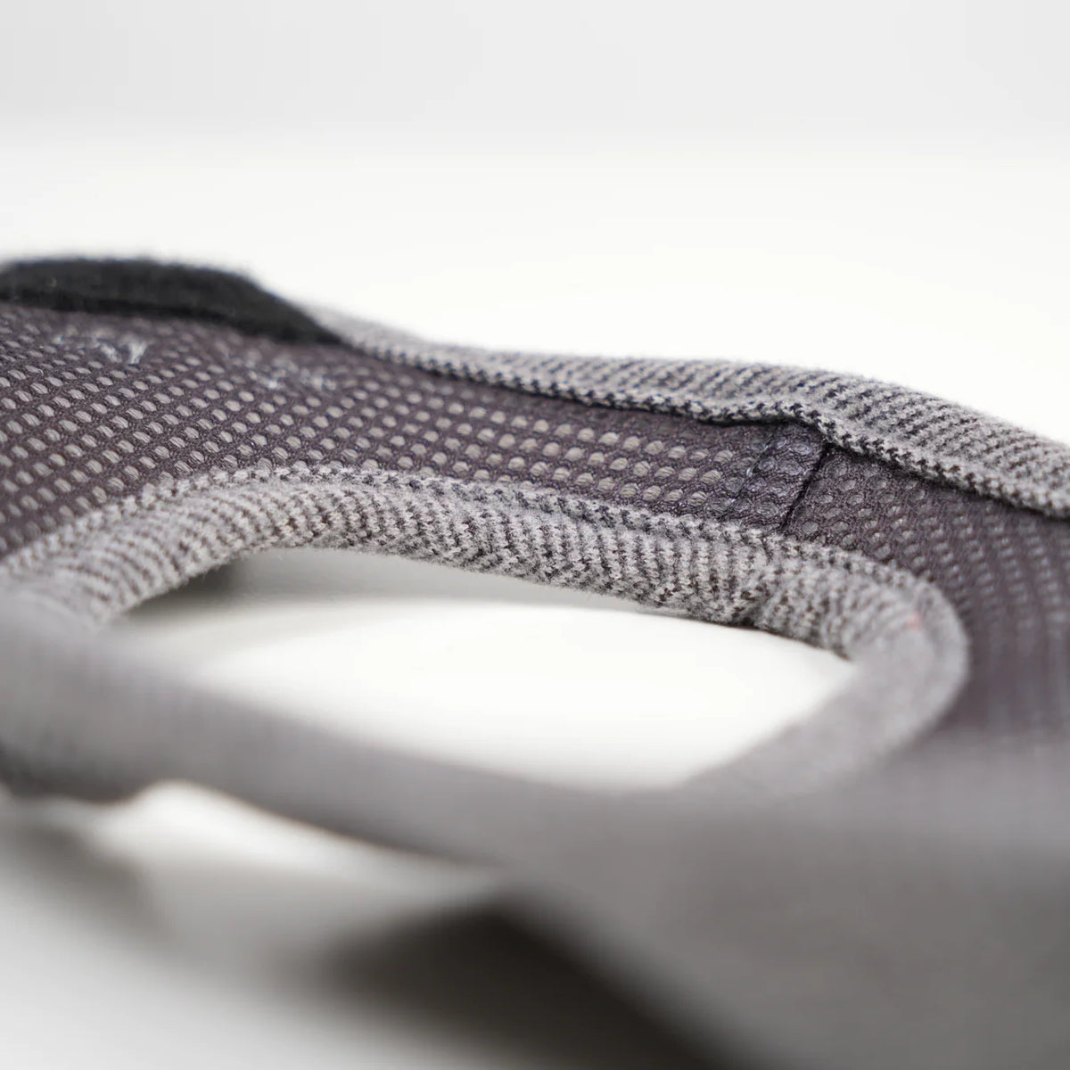 Saga-astumisharness, Herringbone-tyylinen, tasaisena