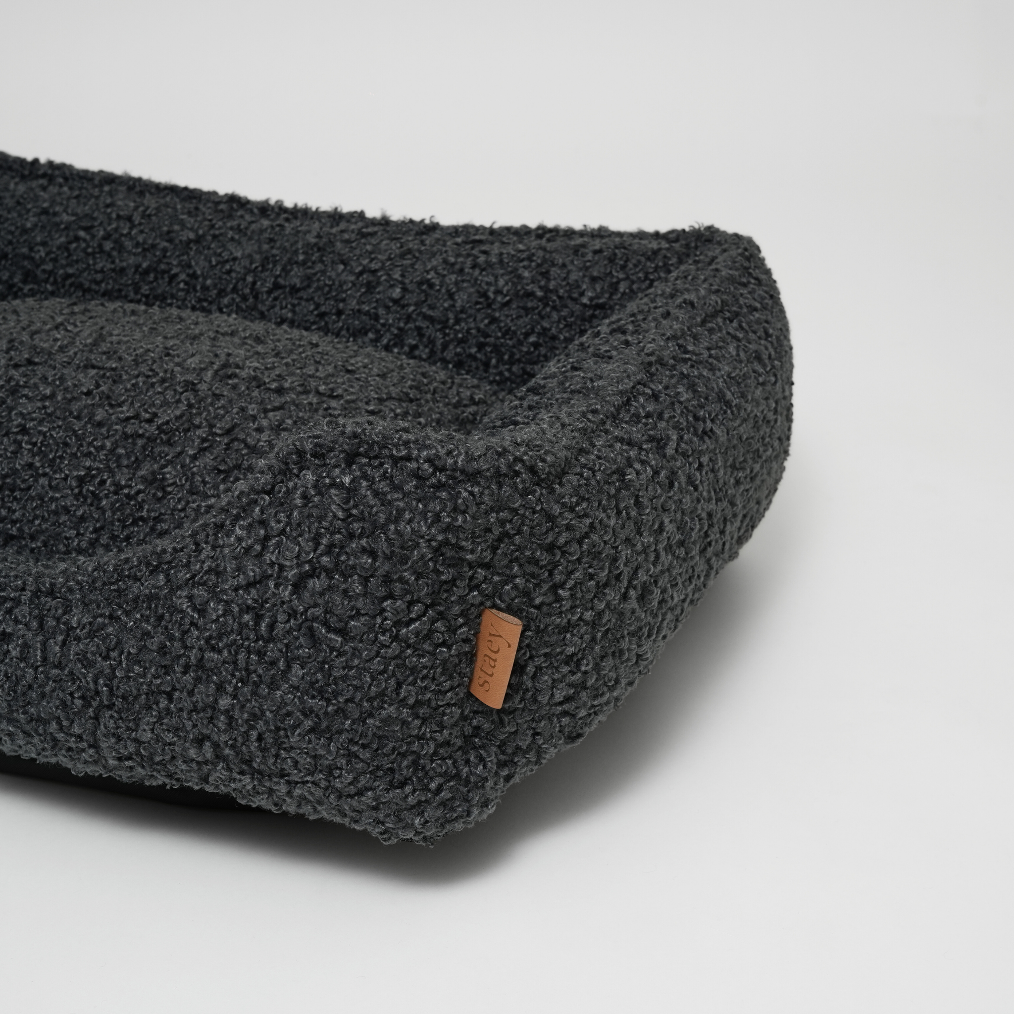 Tora Dog Bed | Storm Curly